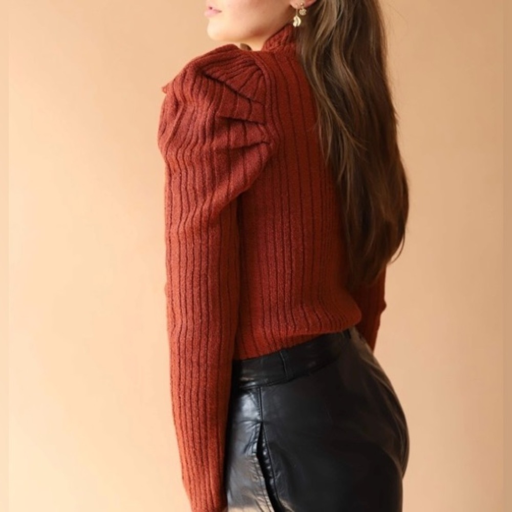 CURRENT AIR PLEATED SHOULDER SWEATER - BRICK